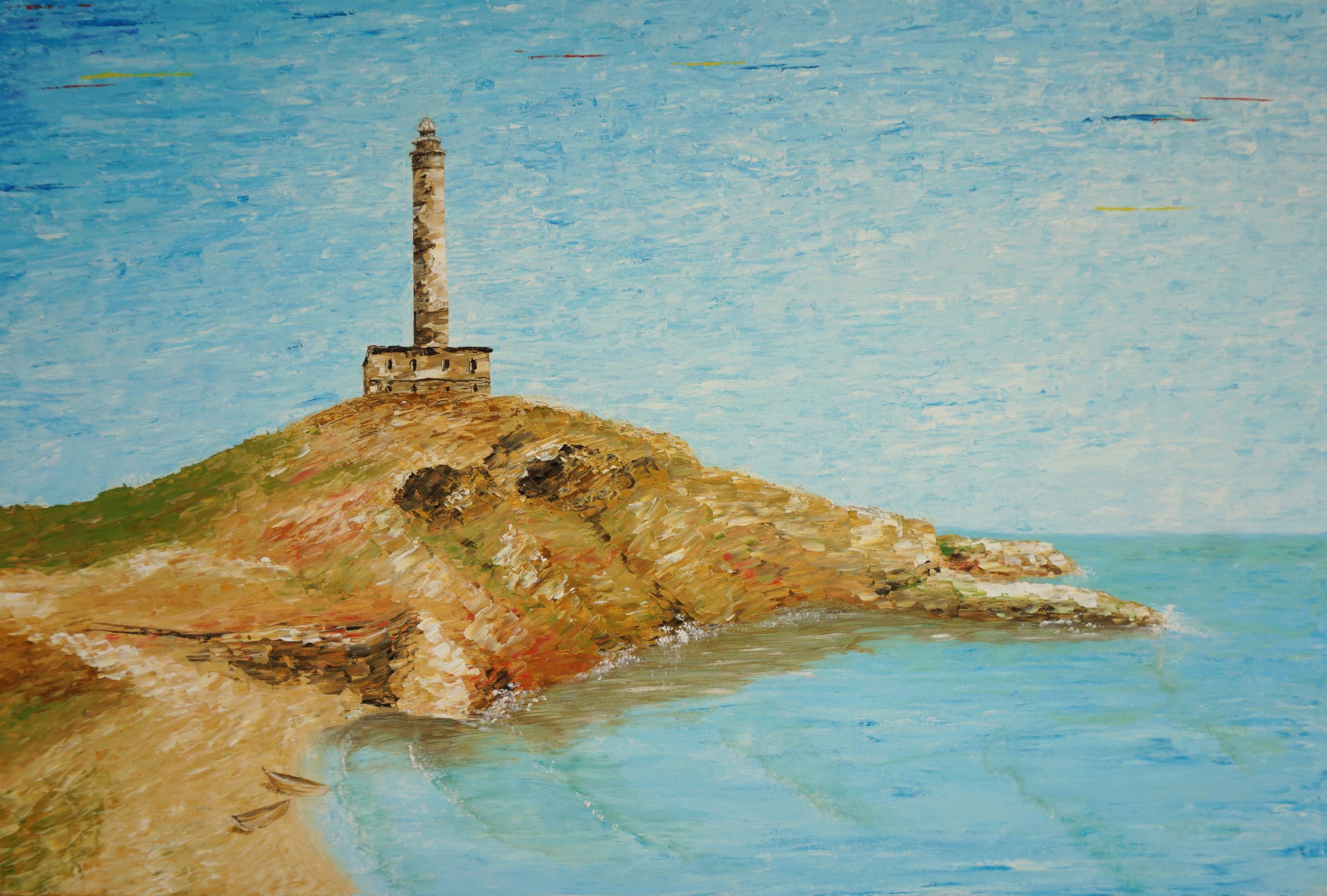 Sobre un cabo de tierra dorada, un faro de piedra guarda el silencio del mar; en la orilla dormida, dos barcas sueñan con la marea.